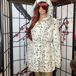 Dennis Basso Faux Fur Elegant coat XS ANIMAL PRINT.  Super soft. Like new-  EUC